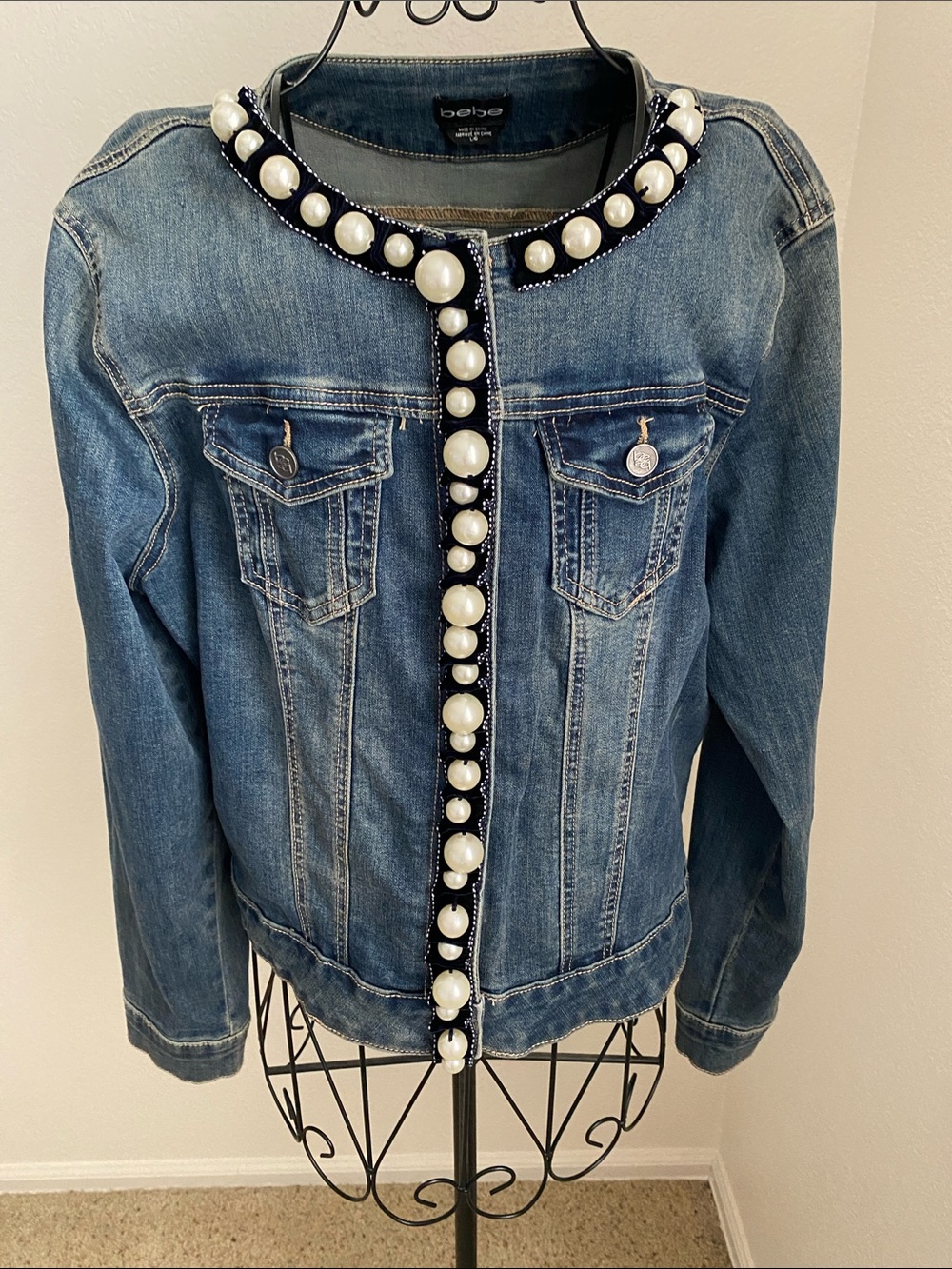 bebe Pearl-Embellished Necklace Collar in White and Black Denim Jacket